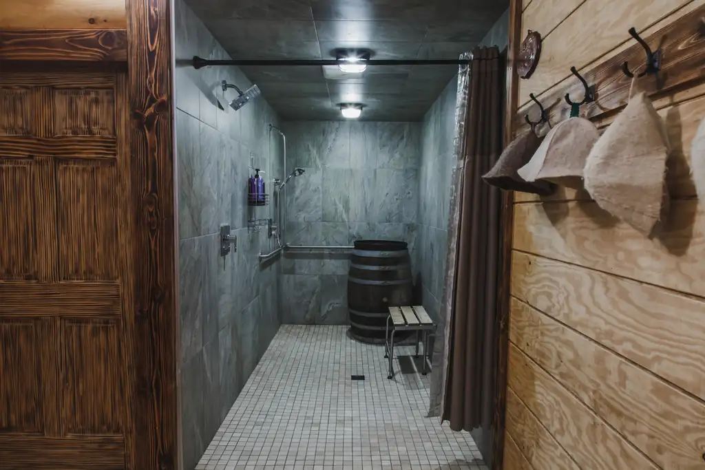 Bath house photo 15